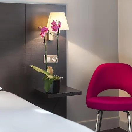 オテル デ ゼクリヴァン 3*