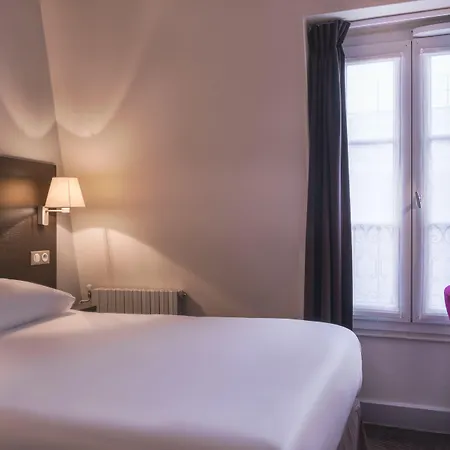 オテル デ ゼクリヴァン ホテル 3*