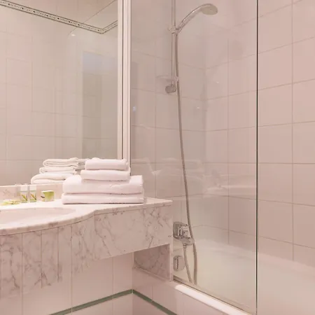 オテル デ ゼクリヴァン 3*