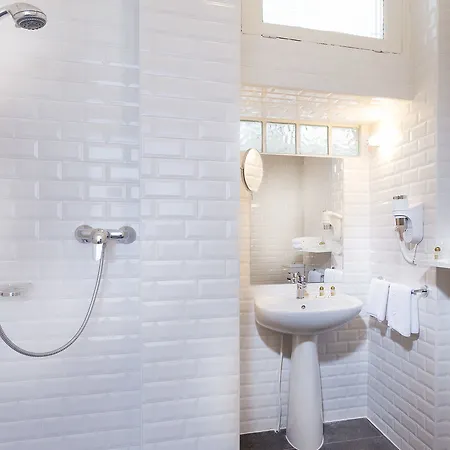 オテル デ ゼクリヴァン ホテル