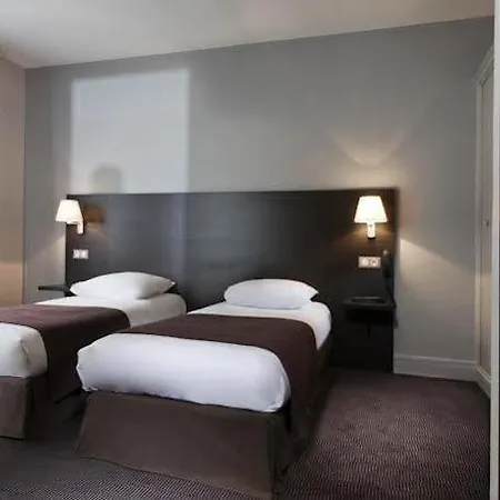 オテル デ ゼクリヴァン 3*