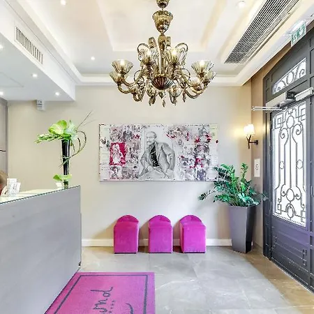 オテル デ ゼクリヴァン 3*